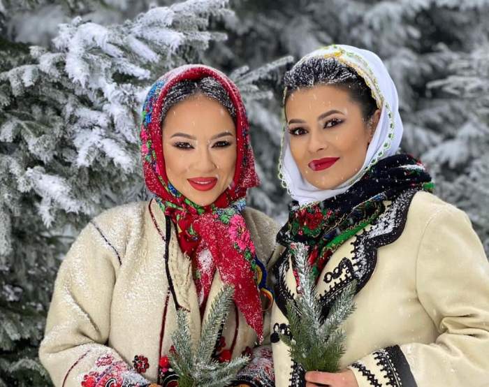 Vladuta Lupau și Olguta Berbec îmbracate în straie traditionale.