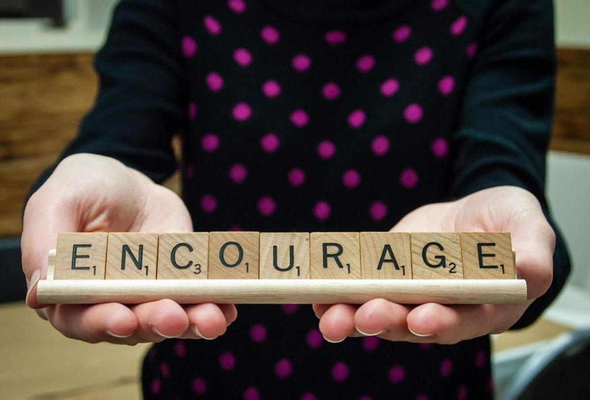 mesaje-crestine-incurajare-persoane-in-dificultate tablita text incurajare