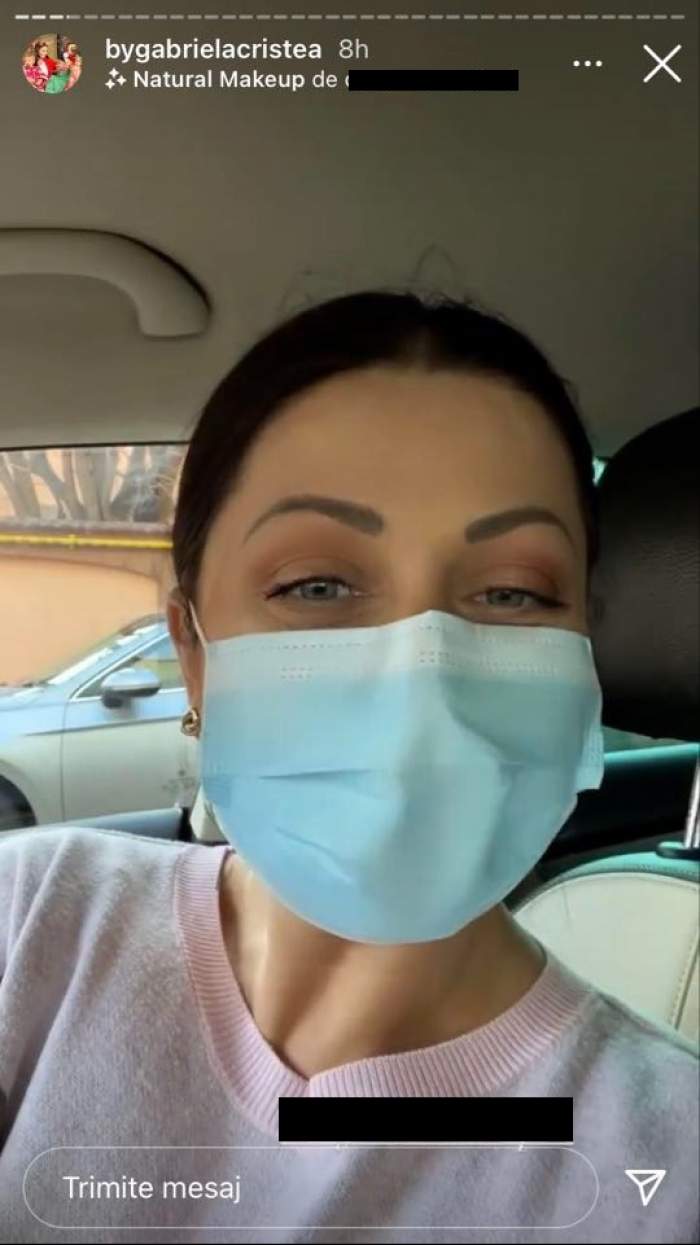Gabriela Cristea e în mașină. Vedeta poartă mască de protecție și un pulover roz, spunându-le fanilor de pe Instagram că a venit la dentist.