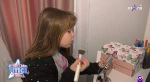 Fiica Oanei Roman face tutorial de make-up. Iată cum se machiază micuța Isabela / VIDEO