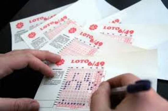 Mai multe bilete la Loto 6/49, bifate cu numerele jucate de o persoană