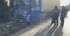 Imaginile impactului tragediei din Răcari! O fetiță de 11 ani a sfârșit sub roțile unui camion / VIDEO
