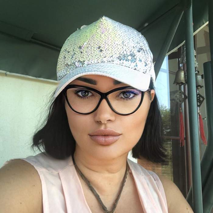 Ozana Barabancea, selfei cu șapcă pe cap