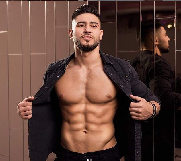 bogdan mocanu cu abdomentul la vedere