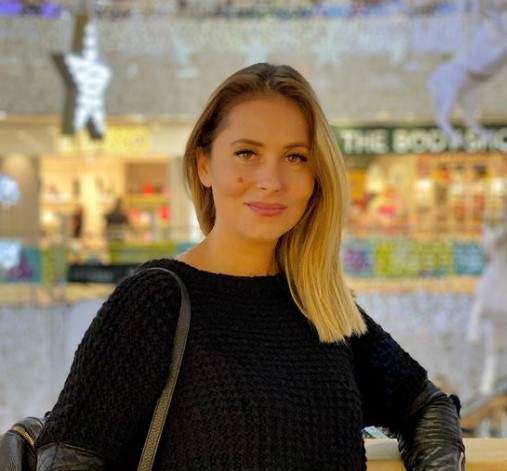 Bianca Sârbu în mall