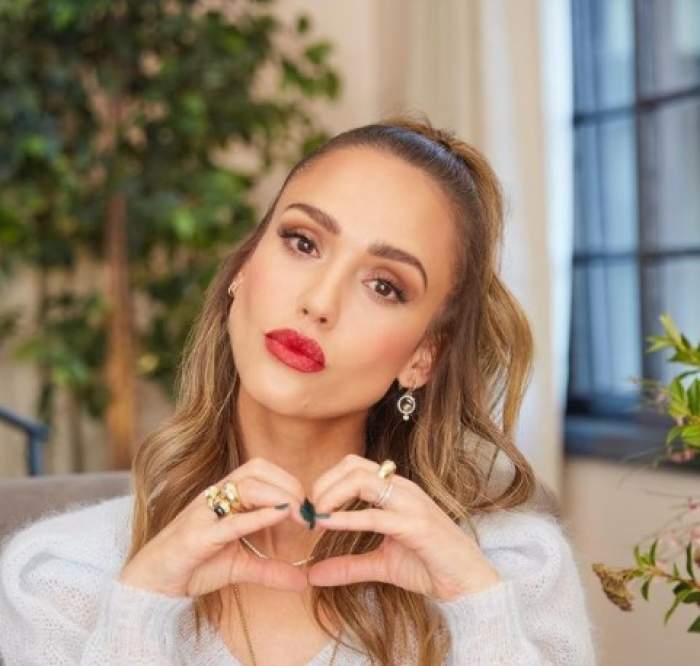 Jessica Alba a suferit cinci operații până la vârsta de 11 ani. Ce afecțiuni cronice avea celebra actriță