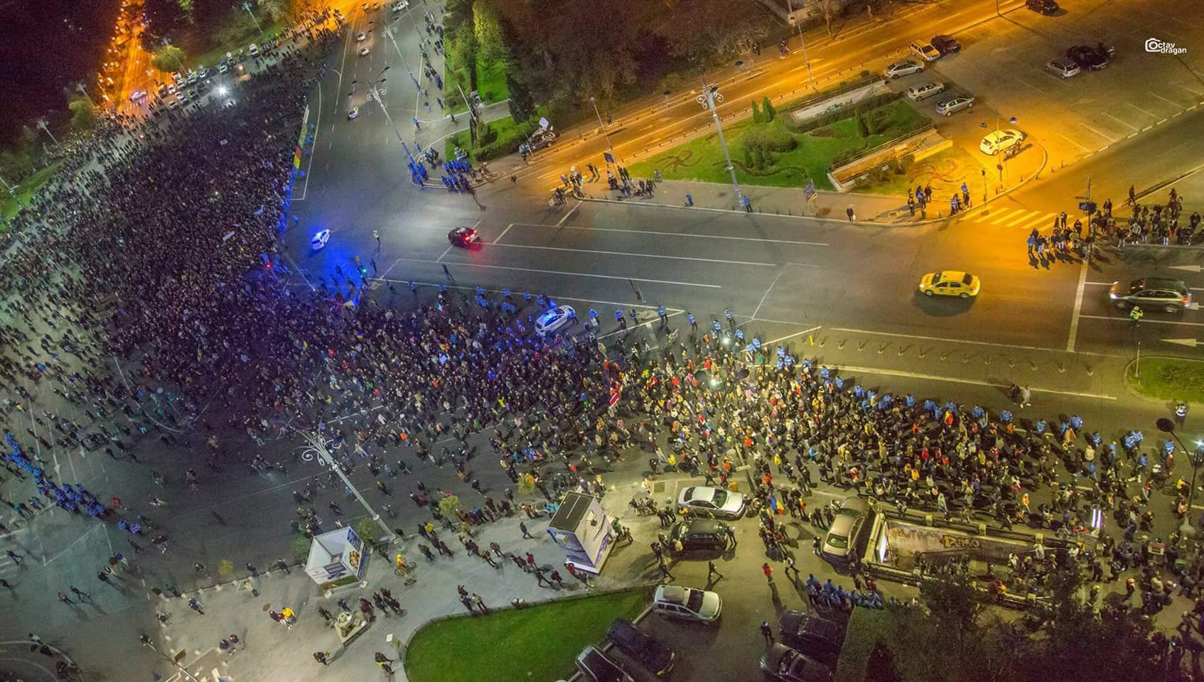 Câte amenzi s-au dat aseară, după ce oamenii au protestat împotriva noilor restricții. Prefectul Capitalei, Alin Stoica : “Jandarmeria a păstrat calmul”