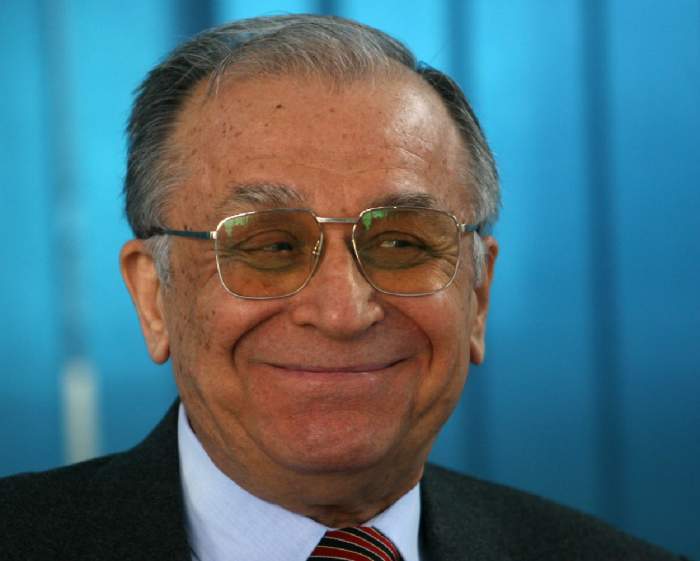 ion iliescu zambeste