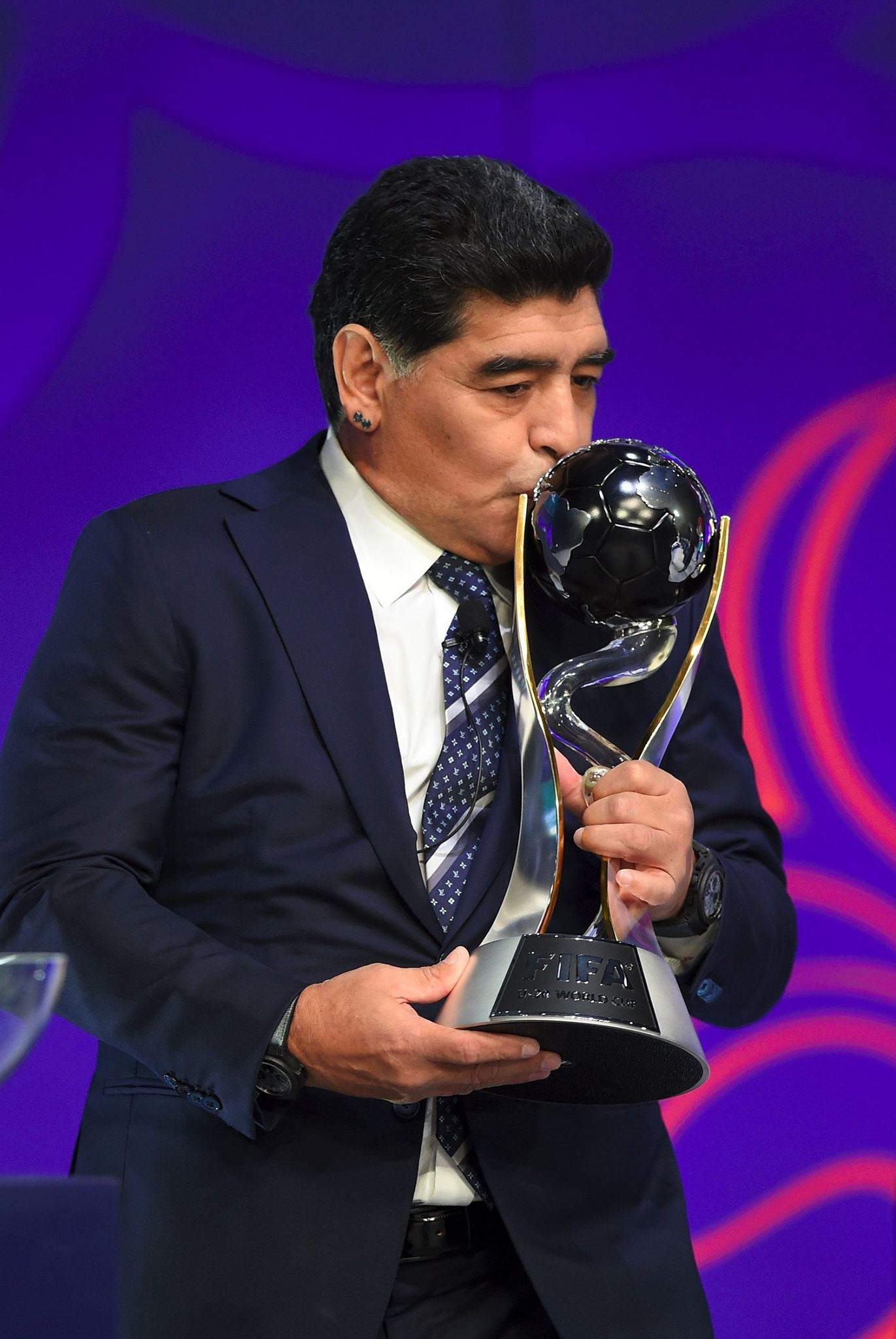 Dezvăluiri șocante în cazul morții lui Diego Maradona! Fosta soție susține că avocatul lui l-a sechestrat