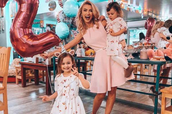 Andreea Bălan, cea mai dedicată mamă. Cum le-a răsfățat artista pe fiicele sale. ''Ne-am distrat copios''
