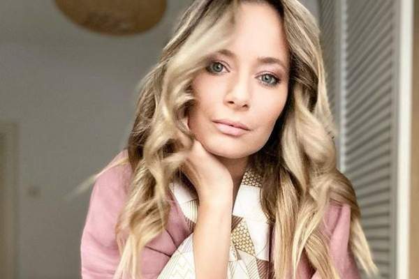 Cum arată fratele Laurei Cosoi. Este mai mic cu 29 de ani decât artista! / FOTO