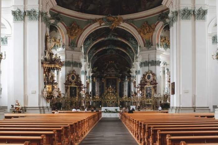 E păcat să intri în biserica catolică dacă ești ortodox? Ce spun preoții