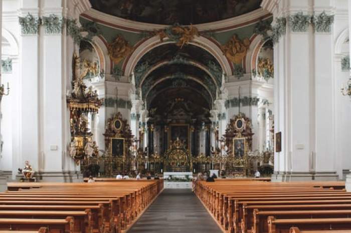 E păcat să intri în biserica catolică dacă ești ortodox? Ce spun preoții