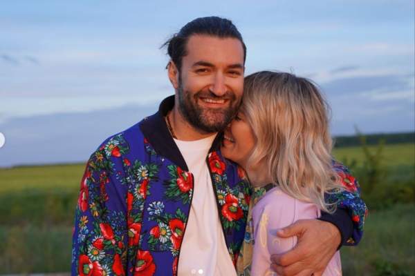 Cum se descurcă Smiley în rolul de tătic? Chiar Gina Pistol a dezvăluit: „Am avut mare noroc”