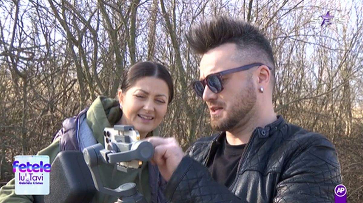 tavi clonda in remorca alaturi de gabriela cristea in timp ce se pregatea sa filmeze cel mai recent videoclip