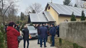 Imagini de la înmormântarea uneia dintre victimele crimei de la Onești. Silviu Iștoan a fost condus pe ultimul drum / FOTO