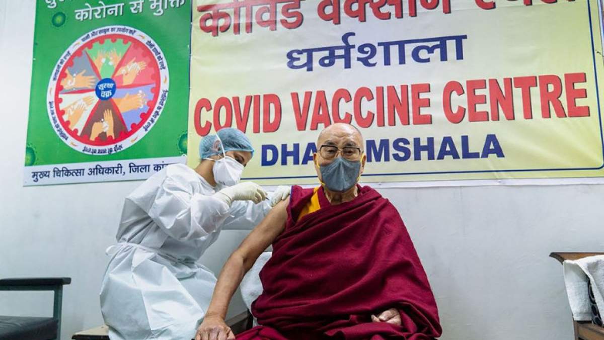 Dalai Lama, când s-a vaccinat anti-COVID-19