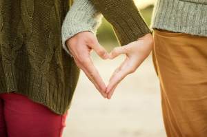 Fă-l să te iubească doar pe tine! 4 trucuri prin care cucerești un bărbat pentru totdeauna