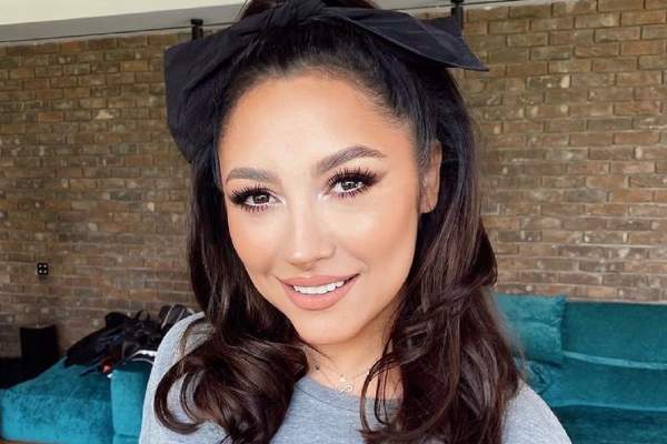 Andra, fără strop de machiaj. Cântăreața, mai naturală ca oricând în fața fanilor! / FOTO