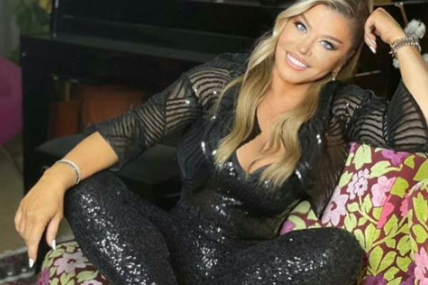 Loredana Groza, jurata de la X Factor, despre drama trăită în copilărie. ''Ștergeam o lacrimă în colțul ochiului''