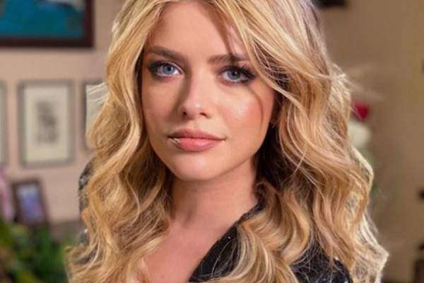 Cum o cheamă în realitate pe Alexandra Dinu. Așa este trecută în buletin vedeta