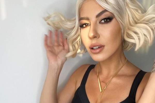 Sore, fotografie de colecție alături de tatăl ei, de pe vremea când era însărcinată: ”Pe asta o știe careva?” / FOTO