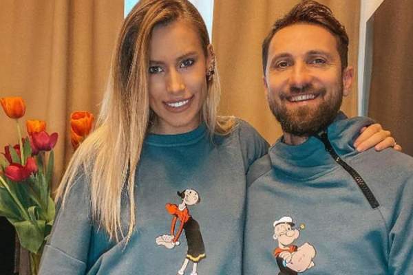Cum a cucerit-o, de fapt, Dani Oțil pe Gabriela Prisacariu. Prezentatorul i-a fost mai întâi profesor blondinei
