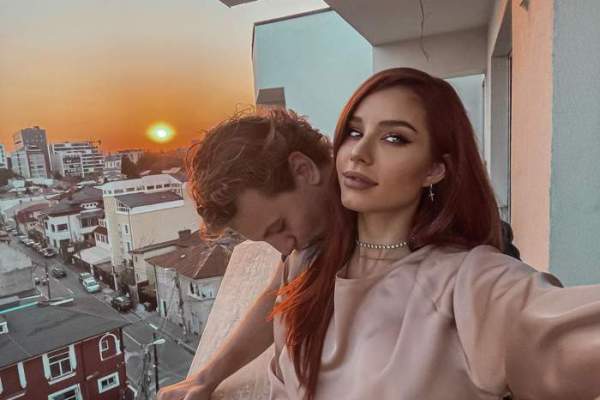 Carmen Grebenișan și Alex Militaru, sărut pătimaș în fața fanilor. Amorezii au renunțat complet la inhibiții / FOTO