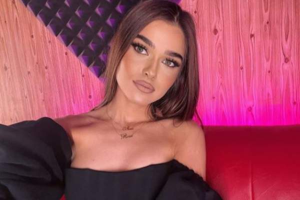 De ce s-a apucat Theo Rose de cântat manele. Artista, destăinuiri sincere: ”Au aruncat cu bani pe mine”