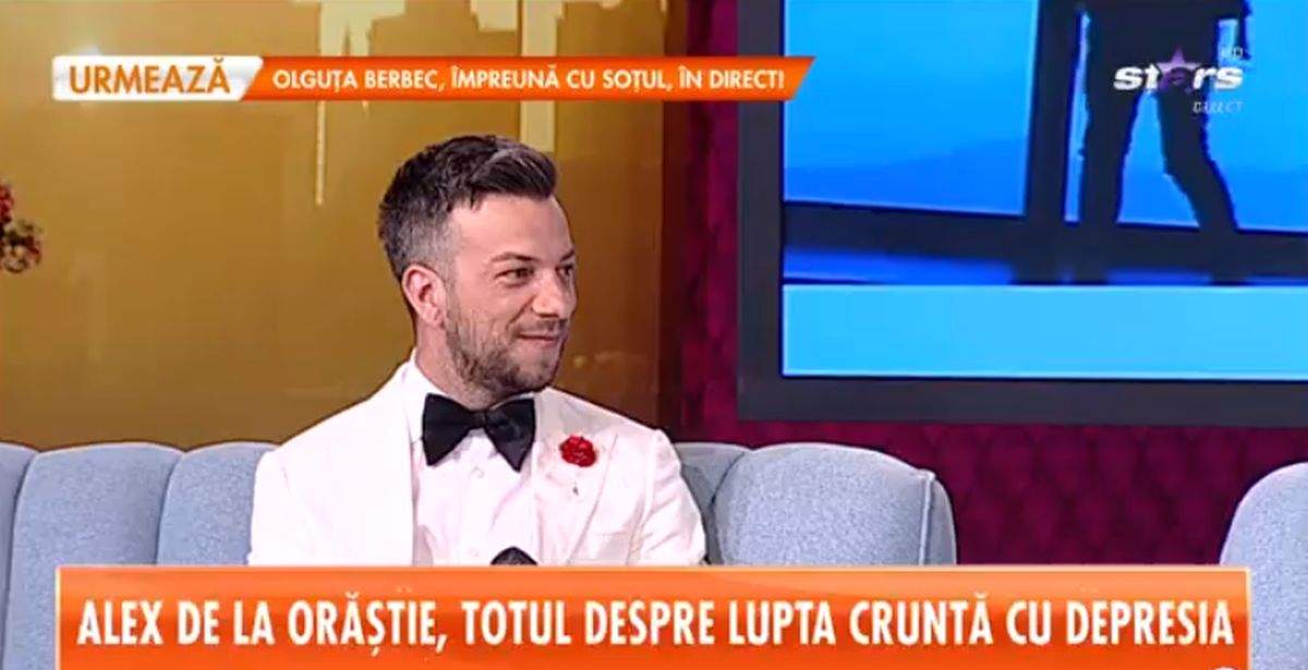 alex de la orastie in sacou alb sta pe canapeaua de la star matinal