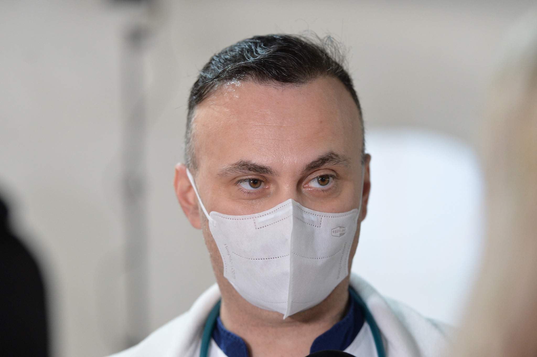 Medicul Adrian Marinescu, despre infectarea lui Alexandru Arșinel cu COVID-19. ”E dovada că dacă mă vaccinez nu voi face o formă severă”