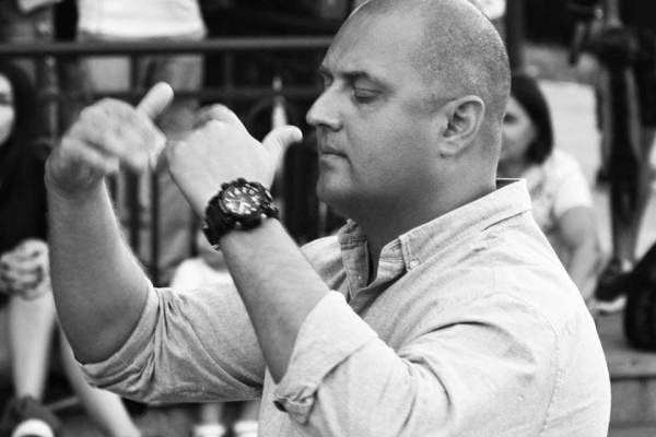 Dirijorul Răzvan Metea a murit de COVID-19 la doar 43 de ani. Muzicianul a fost în comă mai multe luni la rând