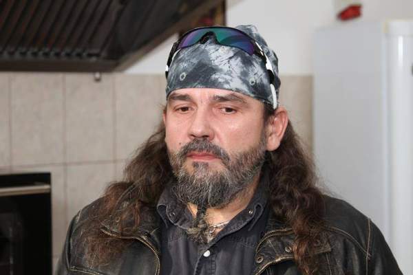 Solistul Cargo, printre primii care s-a vaccinat la noile centre non-stop din Timișoara. Trupa şi-a pierdut liderul din cauza COVID