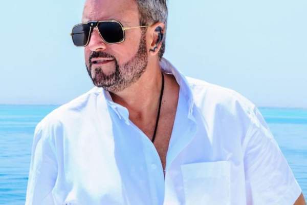 Cătălin Botezatu și tatăl lui s-au operat de cancer în aceeași zi! Părinții designer-ului nu știau de boala fiului lor: „Mama ar fi murit”