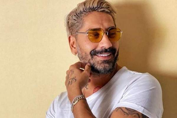 Connect-R, mesaj emoționant pentru mama lui, de ziua onomastică! Imagine rară cu ei doi: „Unii sunt și oameni, dar și flori” / FOTO