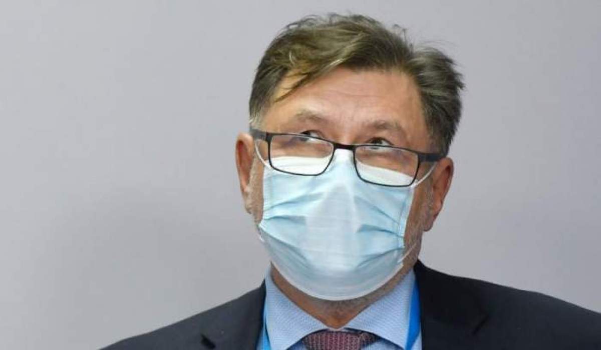 Alexandru Rafila cu mască de protecție.