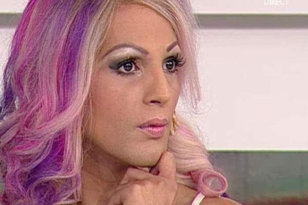 Cu ce se ocupă, de fapt, transsexualul Naomi în Elveția. Incredibil ce salariu primește