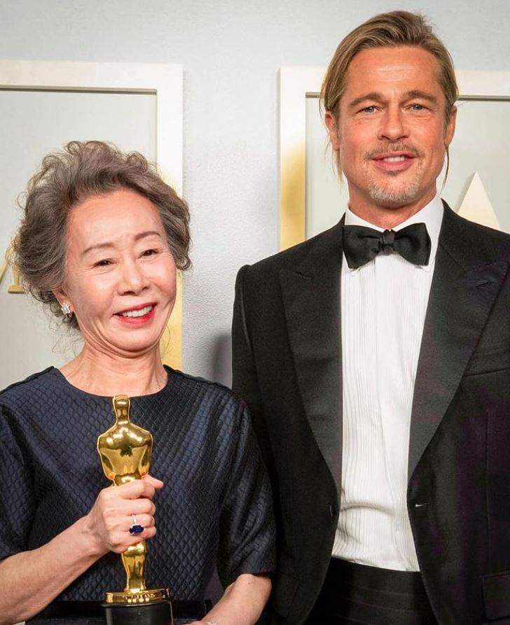 Brad Pitt, apariție de senzație la premiile Oscar. Cât de bine arată actorul de 57 de ani, după ce și-a lăsat iar părul lung