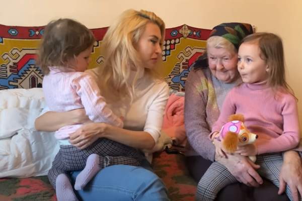 Andreea Bălan, amintiri din copilărie. Ce spune bunica artistei despre vedetă. ”Sărea pe geam” / VIDEO