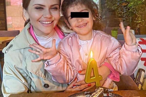 Cristina Șișcanu, imagine de colecție cu fetița ei. Micuța Petra a împlinit astăzi 4 ani / FOTO