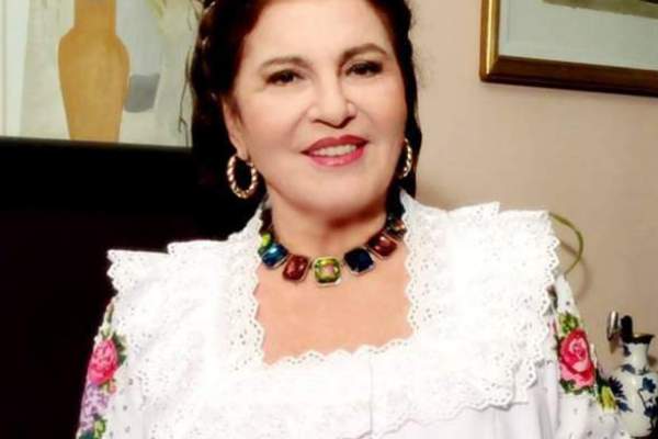 Ce decizie radicală a luat Irina Loghin, după ce s-a prăbușit pe scenă: ”Au chemat imediat salvarea”