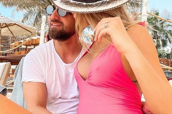 Gabriela Prisăcariu și Dani Oțil vor avea un băiețel! Vedeta a anunțat din vacanță sexul bebelușului