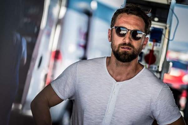 Cum arată și cu ce se ocupă fratele lui Dani Oțil! Ce relație e între el și prezentatorul TV