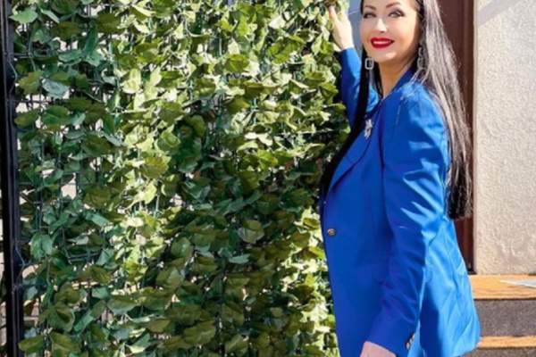 Cum le dă Gabriela Cristea peste nas răutăcioșilor. ''Cu dedicație pentru cei care spun că nu arăt ca în poze''