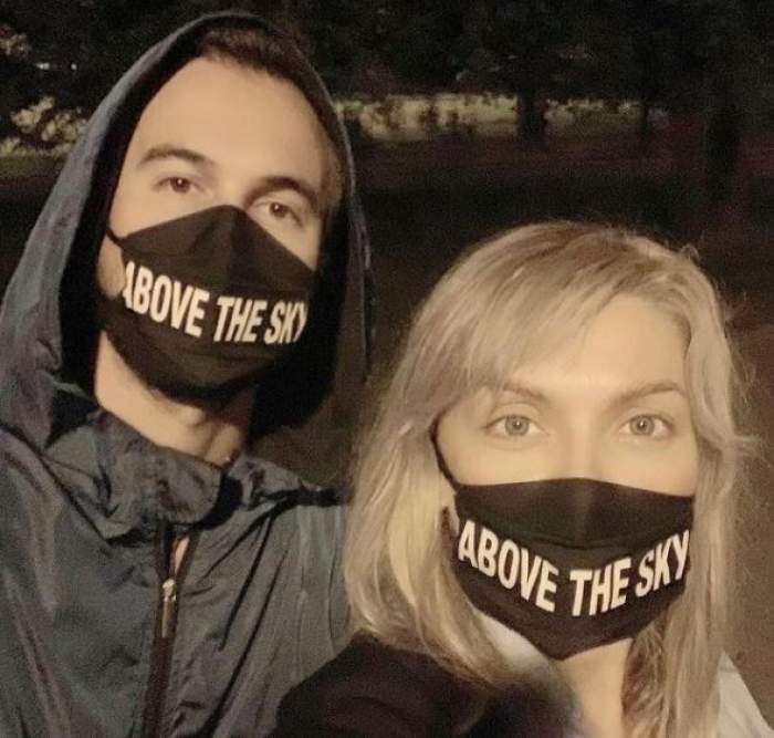 Cristina Cioran și Alexandru Dobrescu, cu masca de protecție pe față.