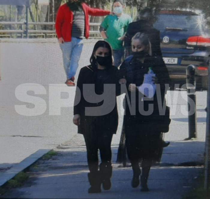 fiicele lui Nelu Ploieșteanu imbracate in negru la iml