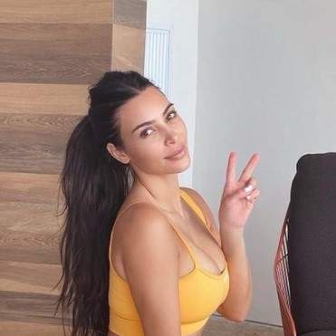 Kim Kardashian, îmbrăcată sport