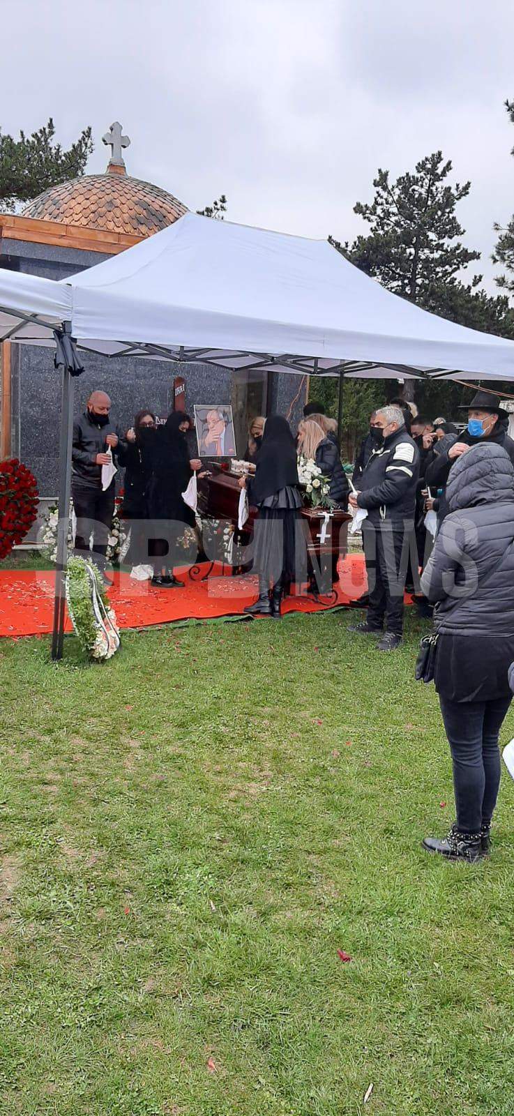 Nelu Ploieșteanu a fost înmormântat. Regretatul artist își va dormi somnul de veci alături de fiul său, Mihăiță / VIDEO