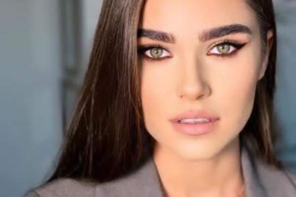 Theo Rose este însărcinată? Ce le-a spus artista fanilor săi: ”Un pătuț în cameră”