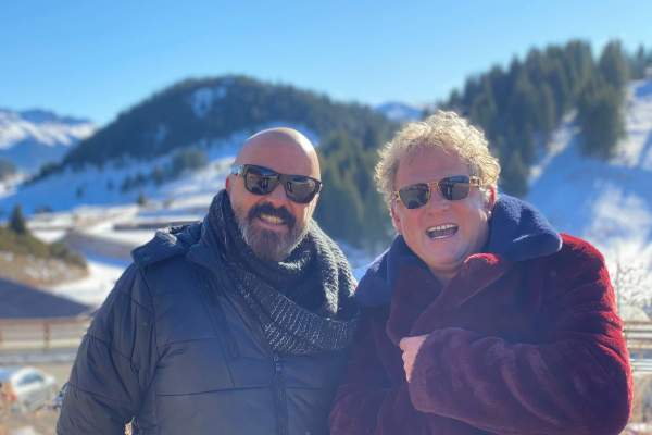 Cum a reacționat mama lui Leonard Miron atunci când a aflat ce orientare sexuală are fiul ei: ”Trei luni nu mi-a răspuns la telefon”